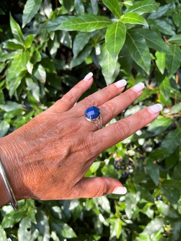 Anillo acero blanco con lapislazuli 